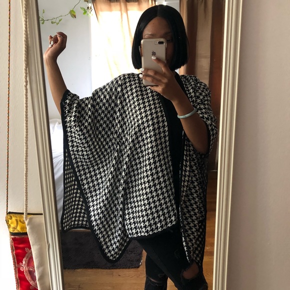 Sweaters - Chic Houndstooth Poncho/ Shall